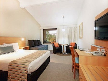 Quality Hotel Airport International - Hotel VIC 2