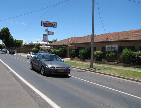 Golden Harvest Motor Inn - Hotel VIC 3