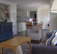 Saltaire Yellow - Hotel VIC