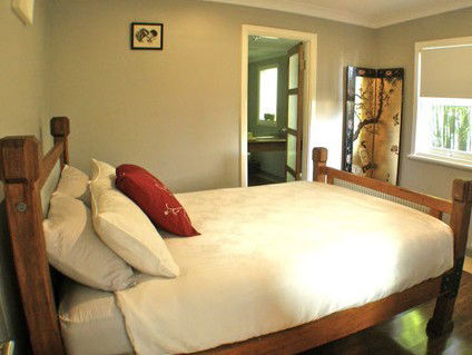 7 Donlan Road - Hotel VIC 4
