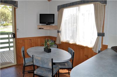 Euston Riverfront Caravan Park And Cafe - Hotel VIC 1