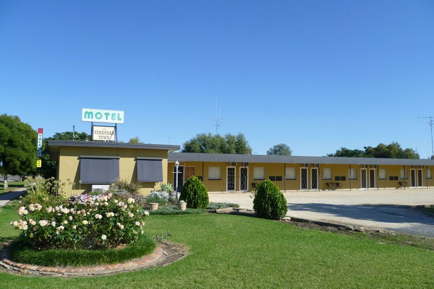 Lockhart NSW Hotel VIC