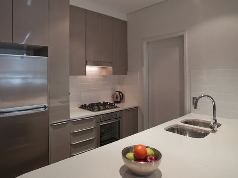 Meriton Serviced Apartments Southport - Hotel VIC 2
