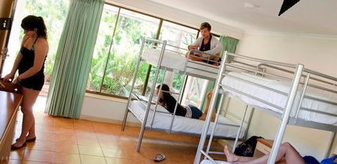 Base Airlie Beach Resort - Hotel VIC 2