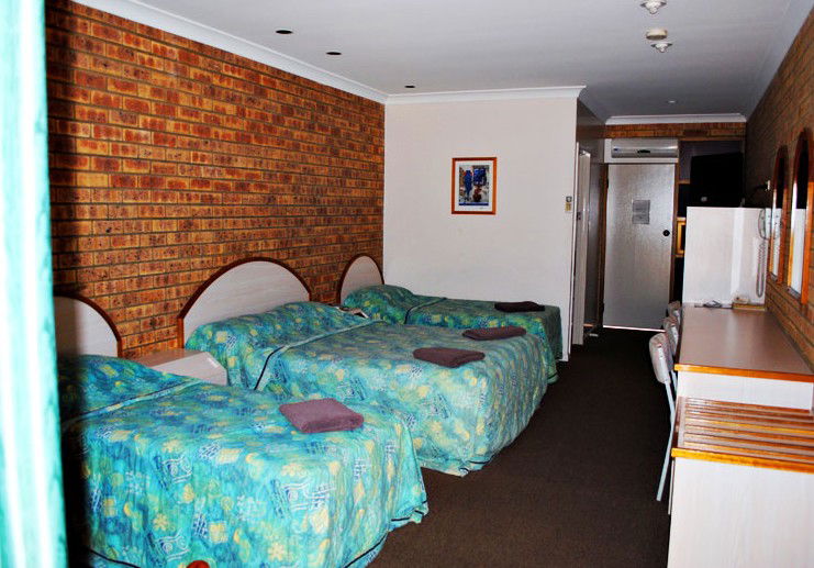 Tocal QLD Hotel VIC