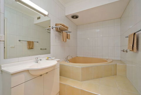 Comfort Inn & Suites - Hotel VIC 3