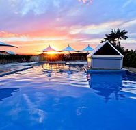 Oaks Waterfront Resort - The Entrance - Hotel VIC