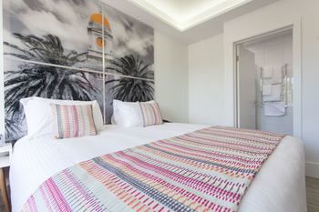 Abode By Easystay - Hotel VIC 25