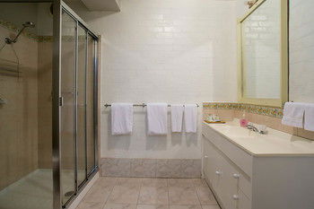 A Camelot Tower & Penthouse - Hotel VIC 29