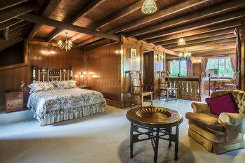 A Camelot Tower & Penthouse - Hotel VIC 36