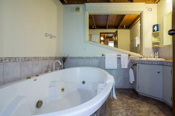 A Camelot Tower & Penthouse - Hotel VIC 50