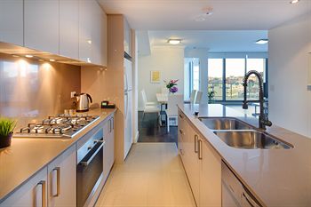 Zara Tower - Luxury Suites And Apartments - Hotel VIC 28