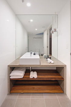 Zara Tower - Luxury Suites And Apartments - Hotel VIC 37