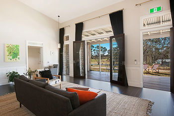 Block Eight - Hotel VIC 18