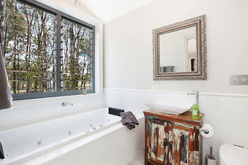 Block Eight - Hotel VIC 22