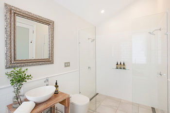 Block Eight - Hotel VIC 26