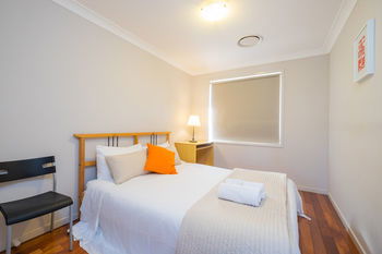 Getaway Holiday House Bankstown - Hotel VIC 2