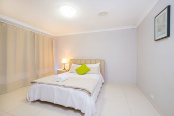 Getaway Holiday House Bankstown - Hotel VIC 6