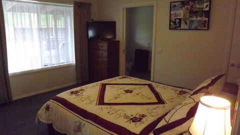A Fare With Nature @ Prom Road Farm - Hotel VIC 3