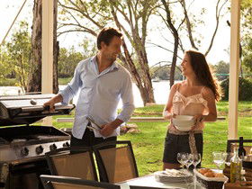 Cascades On The River - Hotel VIC 1