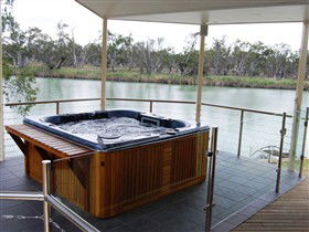 Cascades On The River - Hotel VIC 2