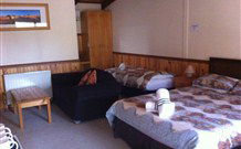 4 Bears Cafe - Tumbarumba - Hotel VIC 0
