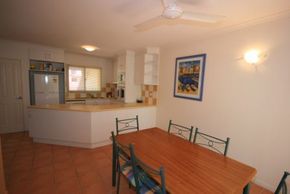 Beach Court Holiday Villas - Hotel VIC 3
