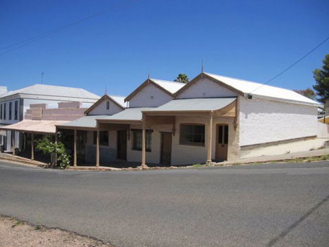 Carmines Antiques And Accommodation - Hotel VIC 0