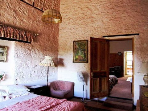 Carmines Antiques And Accommodation - Hotel VIC 2