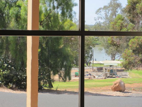 Carmines Antiques And Accommodation - Hotel VIC 3