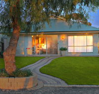 17 QED Lakehouse - Hotel VIC