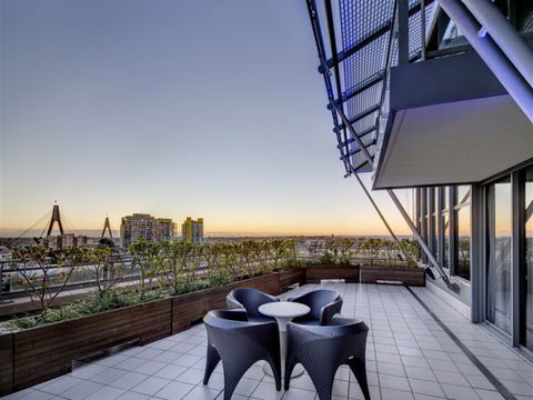 Astral Tower And Residences At The Star - Hotel VIC 5