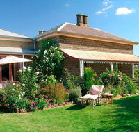 Lochinver Farm Homestead and Cottages - Hotel VIC
