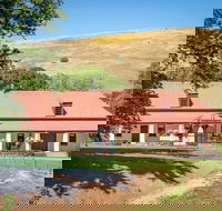 Brigham House - Tooma - Hotel VIC