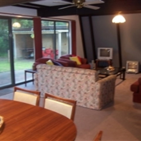 Century 21 SouthCoast: Pink Gums - Hotel VIC 2