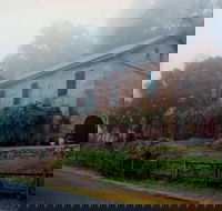 Tizzana Winery Bed And Breakfast