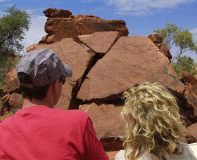 Ewaninga Rock Carvings Conservation Reserve - Hotel VIC 0