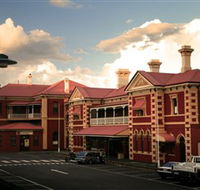 Historic Walk Through Mort Estate - Hotel VIC