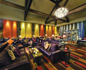 Establishment Bar - Hotel VIC 0