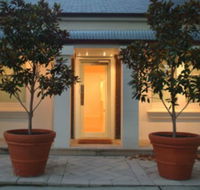 Australian Galleries - Roylston Street - Hotel VIC
