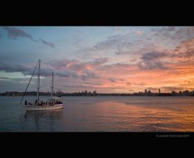 A Luxury Yacht On Sydney Harbour - Hotel VIC 3