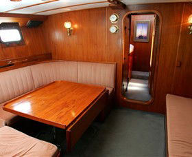 A Luxury Yacht On Sydney Harbour - Hotel VIC 2