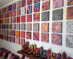 Bouddi Gallery - Contemporary Aboriginal Art - Hotel VIC 1