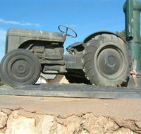 Ferguson Tractor Monument - Hotel VIC