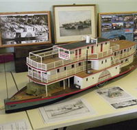 Wentworth Model Paddlesteamer Display - Hotel VIC