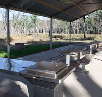 Yanga Woolshed picnic area - Hotel VIC
