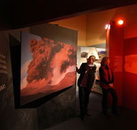 Volcanoes Discovery Centre - Hotel VIC