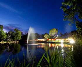 Savannah Visitor Plaza, Taronga Western Plains Zoo Dubbo - Hotel VIC 3