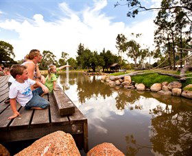 Savannah Visitor Plaza, Taronga Western Plains Zoo Dubbo - Hotel VIC 7