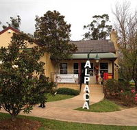 Australian Alpaca Barn - Hunter Valley Gardens - Hotel VIC